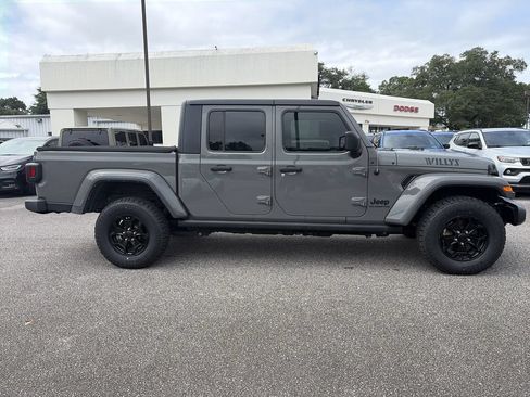 Used 2022 Jeep Gladiator Sport AWD/4WD image 7