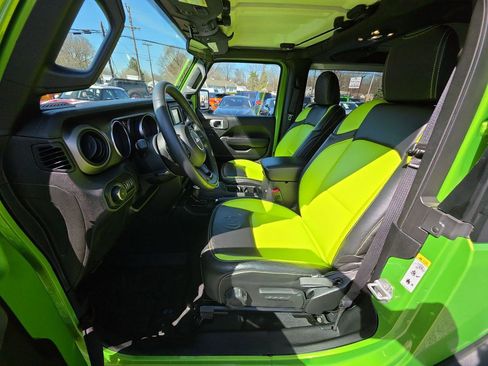 Used 2019 Jeep Wrangler Sport image 3