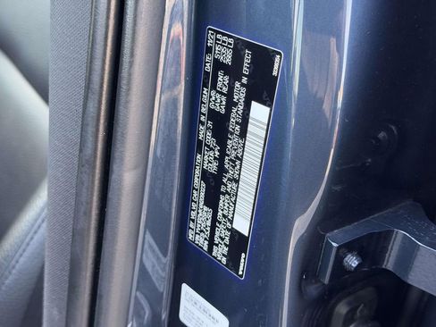 Used 2022 Volvo V60 T5 Cross Country image 26