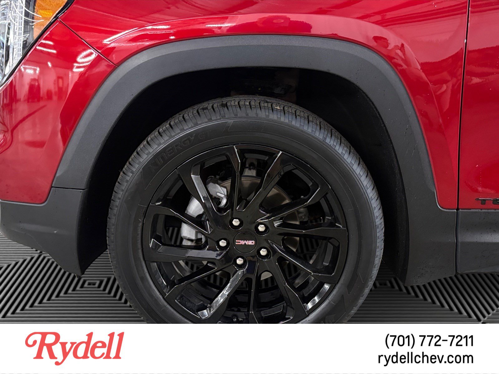 Used 2024 GMC Terrain SLE w/ Driver Convenience Package AWD/4WD image 9