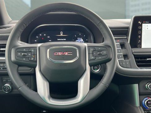 Used 2023 GMC Yukon XL SLT w/ SLT Luxury Package image 20