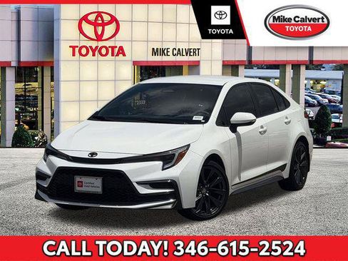 Certified 2024 Toyota Corolla SE FWD image 1