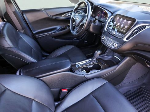 Used 2020 Chevrolet Malibu Premier FWD image 32