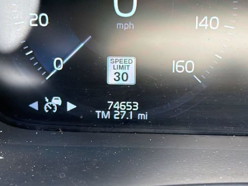 Used 2020 Volvo XC90 T6 Momentum AWD/4WD image 22
