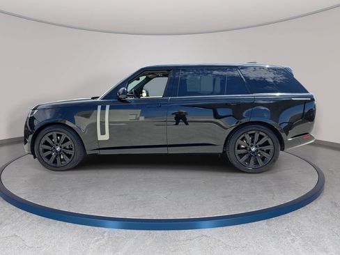 Used 2025 Land Rover Range Rover Long Wheelbase SE AWD/4WD image 8