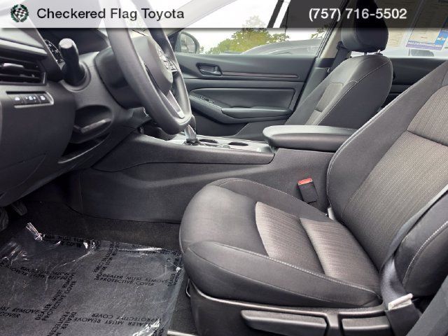 Used 2024 Nissan Altima 2.5 S FWD image 8