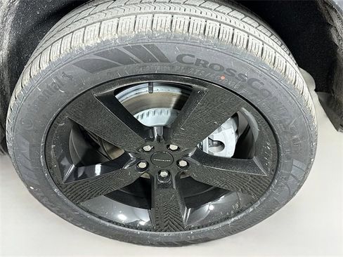 New 2026 Land Rover Defender 130 S image 34