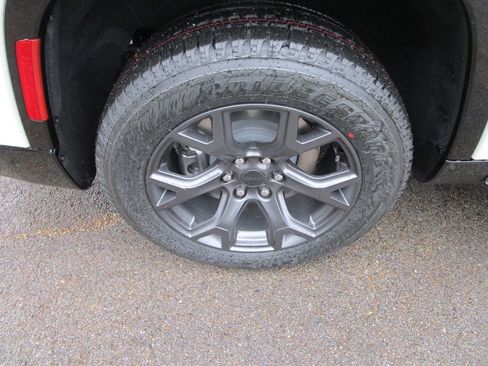 New 2026 Jeep Grand Wagoneer Limited w/ Convenience Group I image 11