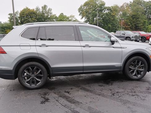 Used 2024 Volkswagen Tiguan SE AWD/4WD image 9