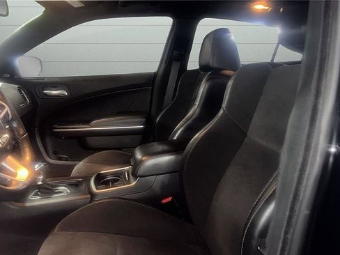 Used 2018 Dodge Charger GT image 9