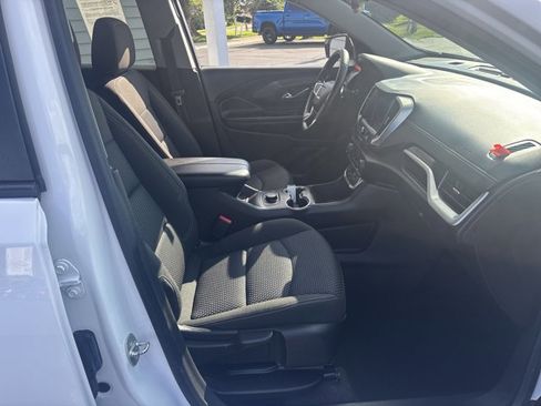 Used 2023 GMC Terrain SLE image 13
