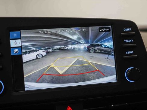 Used 2025 Hyundai Elantra Sport image 25