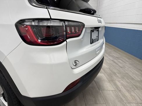 Used 2022 Jeep Compass Latitude image 30