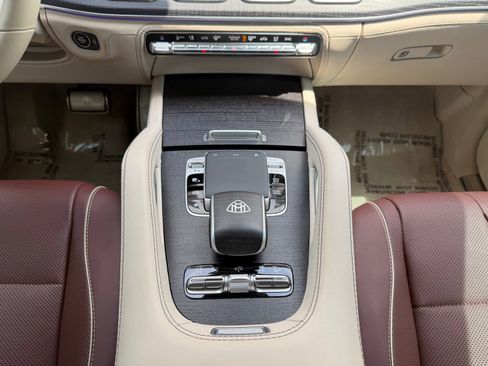 Used 2023 Mercedes-Benz Maybach GLS 600 4MATIC image 15