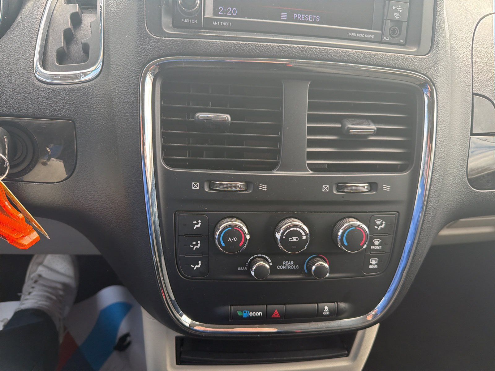Used 2020 Dodge Grand Caravan SE FWD image 16