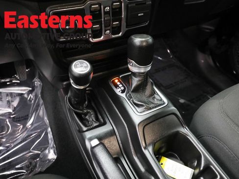 Used 2023 Jeep Wrangler Unlimited w/ Cold Weather Group AWD/4WD image 13