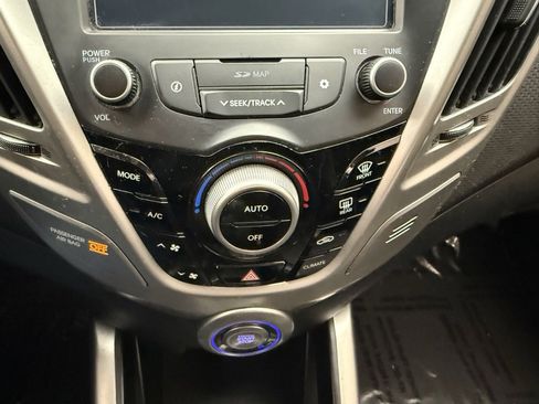 Used 2016 Hyundai Veloster w/ Option Group 03 image 31