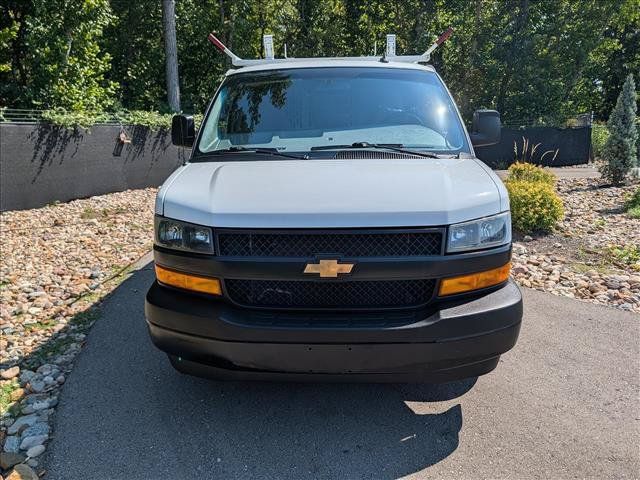Used 2021 Chevrolet Express 3500 w/ Driver Convenience Package RWD image 8