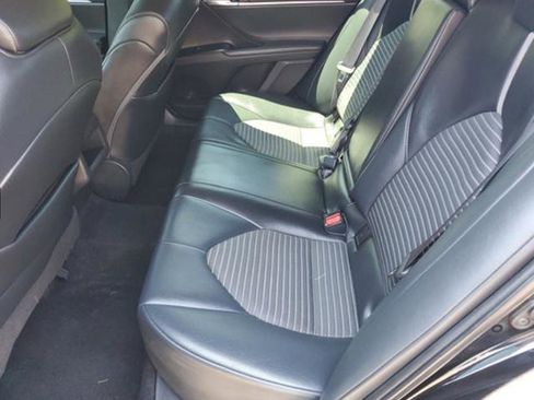 Used 2020 Toyota Camry SE image 5