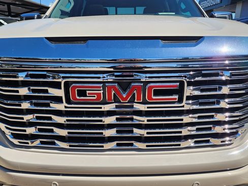 New 2026 GMC Sierra 1500 Denali AWD/4WD image 9