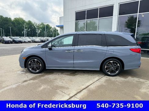 Certified 2024 Honda Odyssey Elite image 3