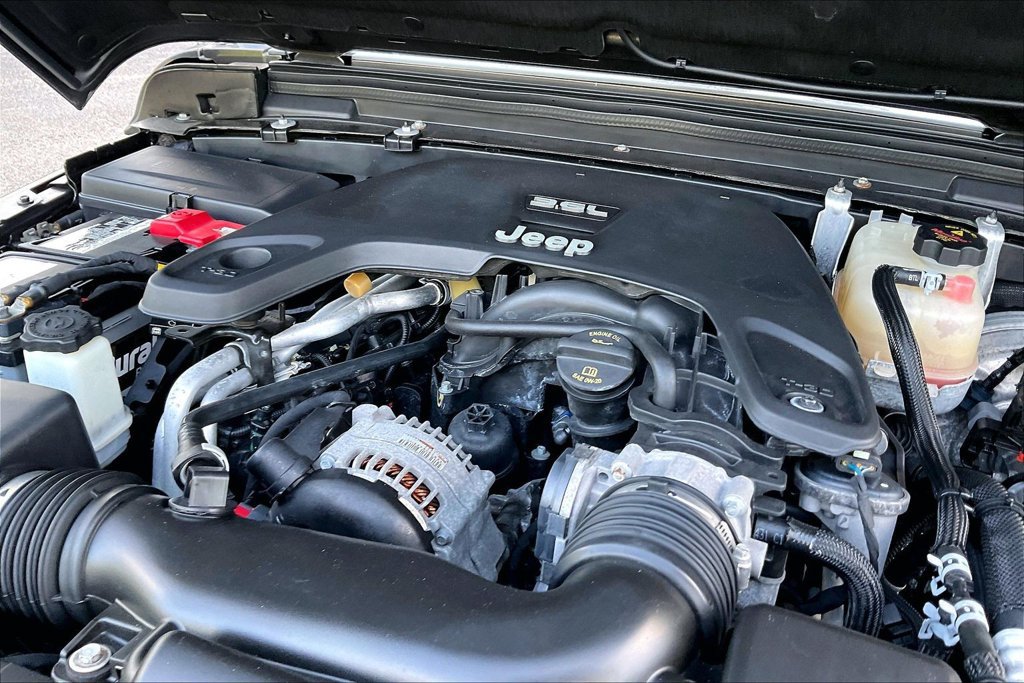 Used 2019 Jeep Wrangler Unlimited Sahara AWD/4WD image 28