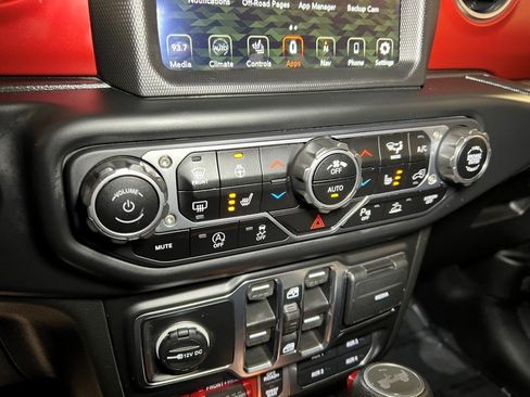 Used 2022 Jeep Wrangler Unlimited Rubicon w/ LED Lighting Group image 37