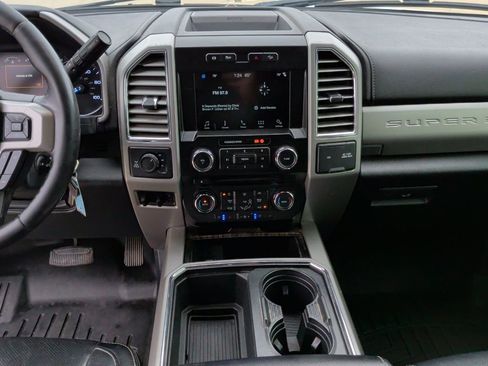 Used 2017 Ford F350 Lariat w/ Chrome Package image 23