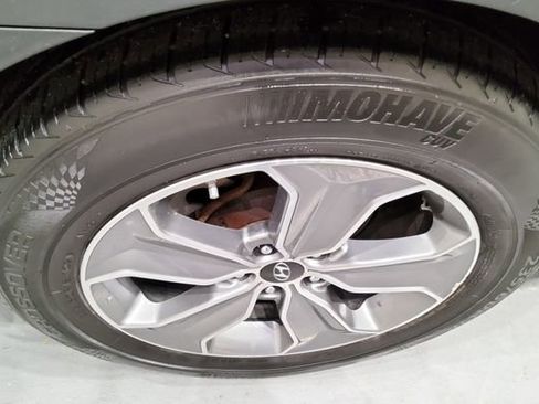 Used 2016 Hyundai Santa Fe SE AWD/4WD image 35