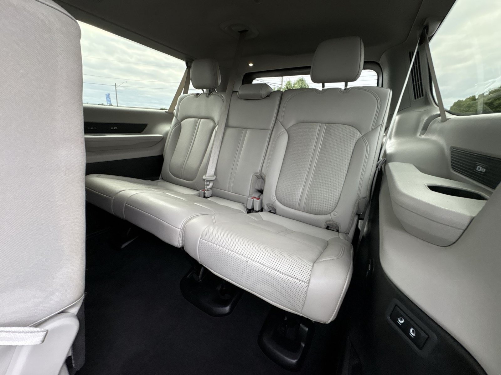 Used 2024 Jeep Wagoneer L Series II w/ Flexible Seating Group AWD/4WD image 24