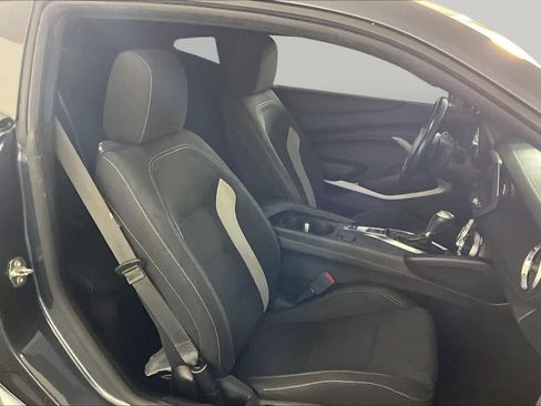 Used 2023 Chevrolet Camaro LT w/ Technology Package RWD image 9
