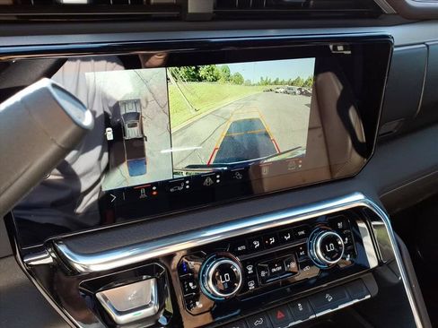 Used 2025 GMC Sierra 2500 Denali w/ Technology Package AWD/4WD image 34
