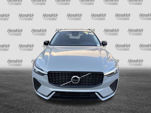 Used 2025 Volvo XC60 B5 Plus image 3