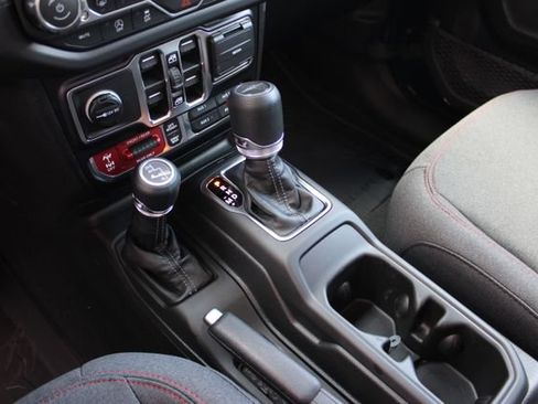 New 2026 Jeep Gladiator Rubicon w/ Steel Power Dome Hood Package AWD/4WD image 25