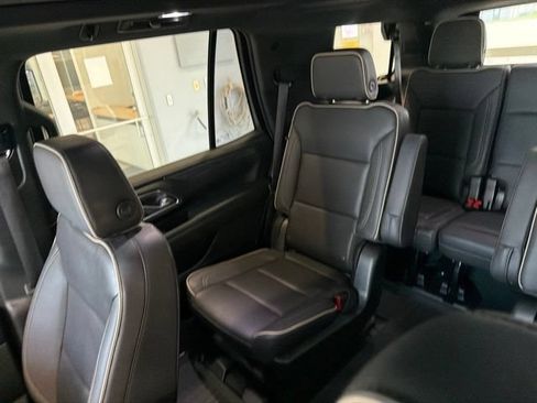 Used 2022 GMC Yukon SLT w/ SLT Premium Package AWD/4WD image 21