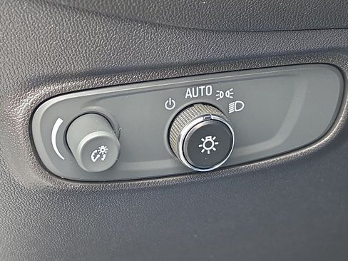 Certified 2023 Chevrolet Equinox LT AWD/4WD image 25