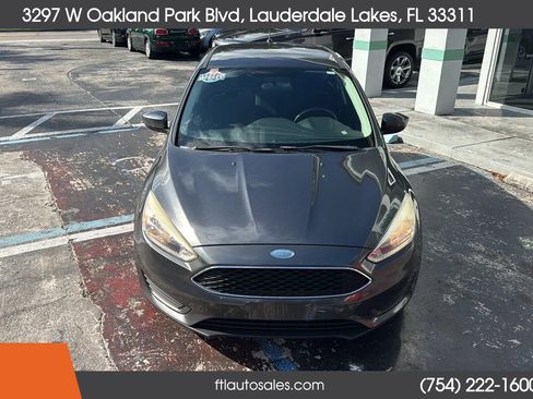 Used 2018 Ford Focus SE image 4