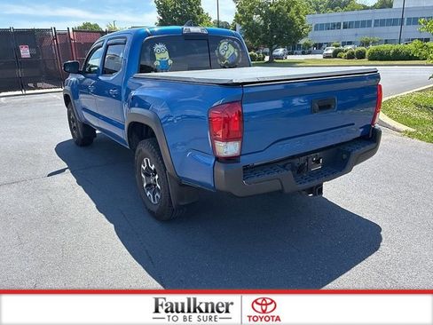 Used 2017 Toyota Tacoma TRD Off-Road w/ Tow Package (A/T) AWD/4WD image 11