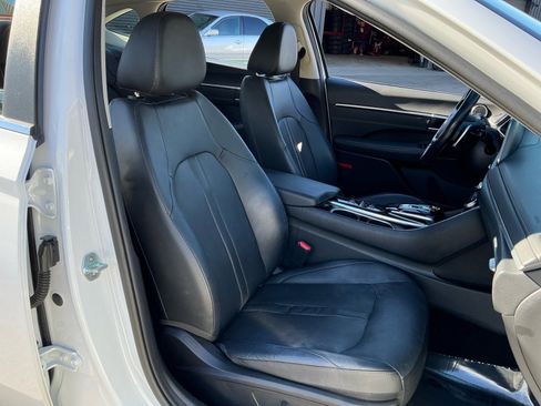 Used 2020 Hyundai Sonata Limited w/ Preferred Accessory Package image 21