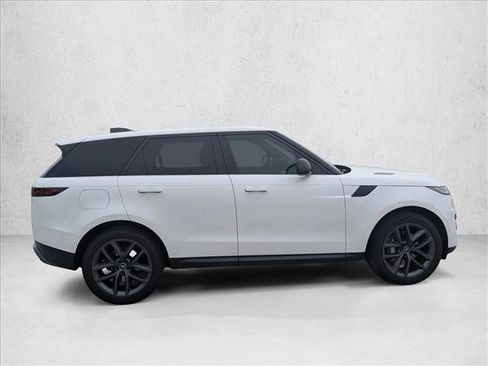 Used 2024 Land Rover Range Rover Sport SE AWD/4WD image 4