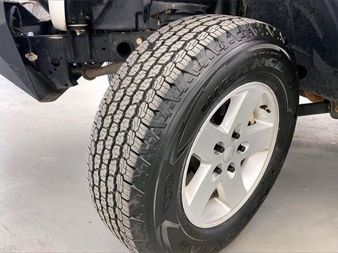 Used 2019 Jeep Wrangler Sport image 32