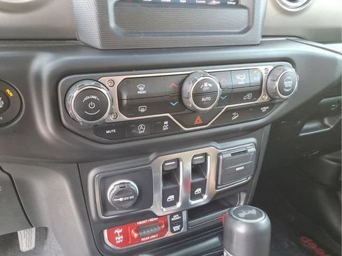 Used 2021 Jeep Wrangler Rubicon w/ LED Lighting Group AWD/4WD image 26