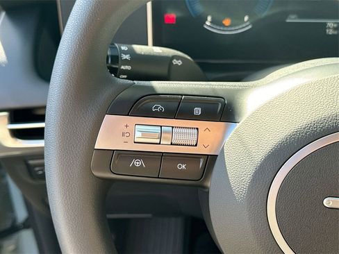 Used 2025 Hyundai Santa Cruz SEL image 9