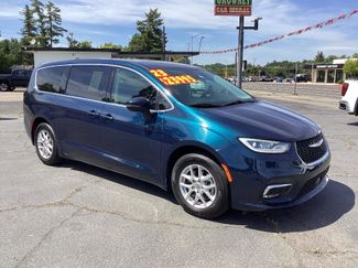 Used 2023 Chrysler Pacifica Touring-L FWD video 1