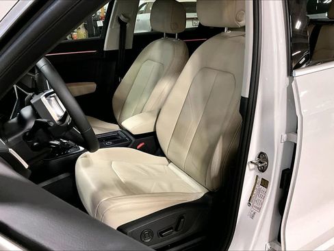 Used 2025 Audi Q3 2.0T Premium Plus w/ Premium Plus Package image 7