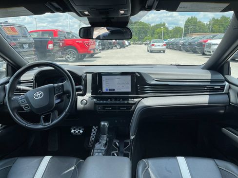 Used 2025 Toyota Camry SE FWD image 15