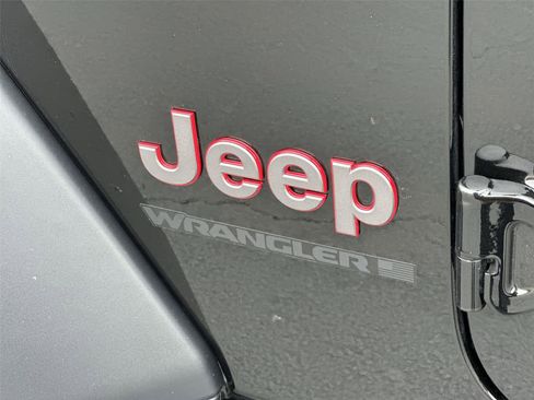 Used 2026 Jeep Wrangler Unlimited Rubicon AWD/4WD image 7