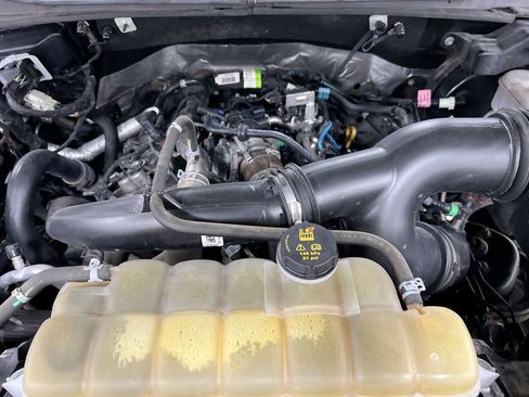 Used 2019 Ford F150 XLT w/ Equipment Group 302A Luxury AWD/4WD image 25