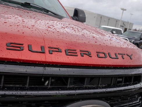 Used 2021 Ford F350 Lariat image 4