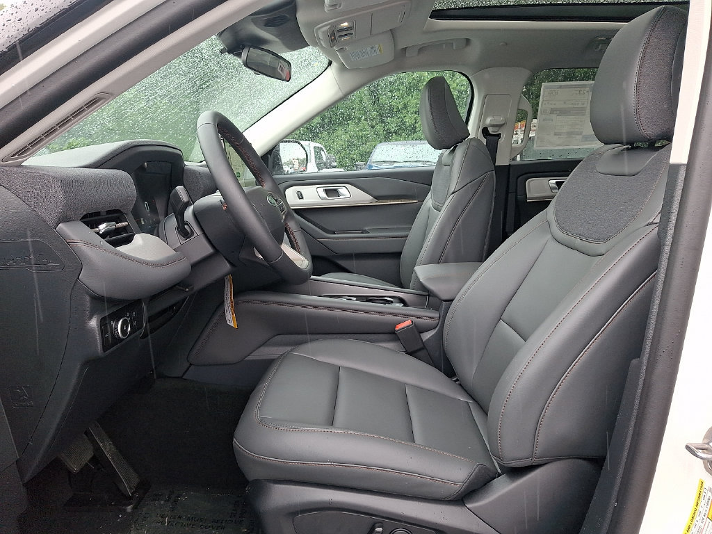 New 2026 Ford Explorer Active w/ Active Comfort Package AWD/4WD image 9